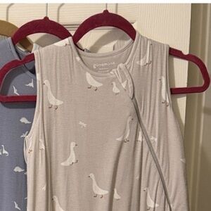 Gunamuna Tan/Beige Goose Print Sleep Sack size 18-24